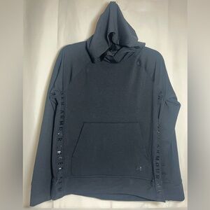 Under Armour Women's Black Long Sleeve Top